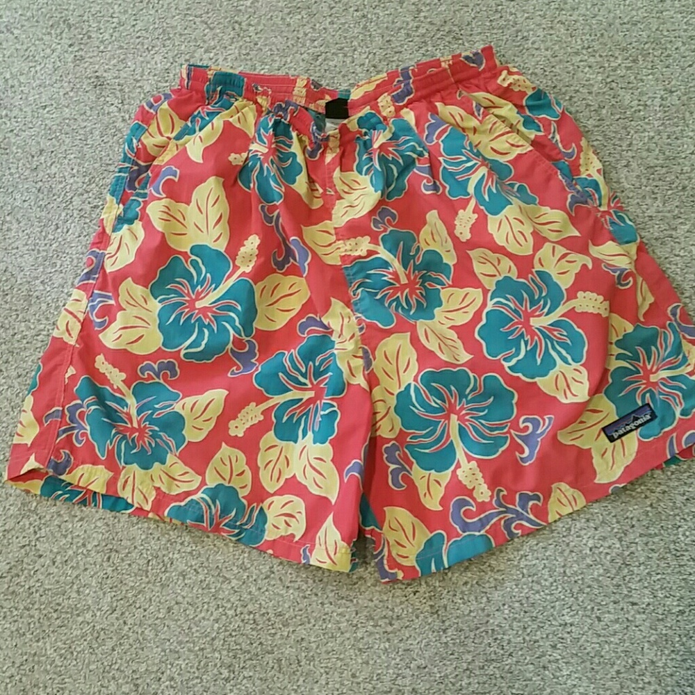 Patagonia mens shorts red Hawaiian pattern